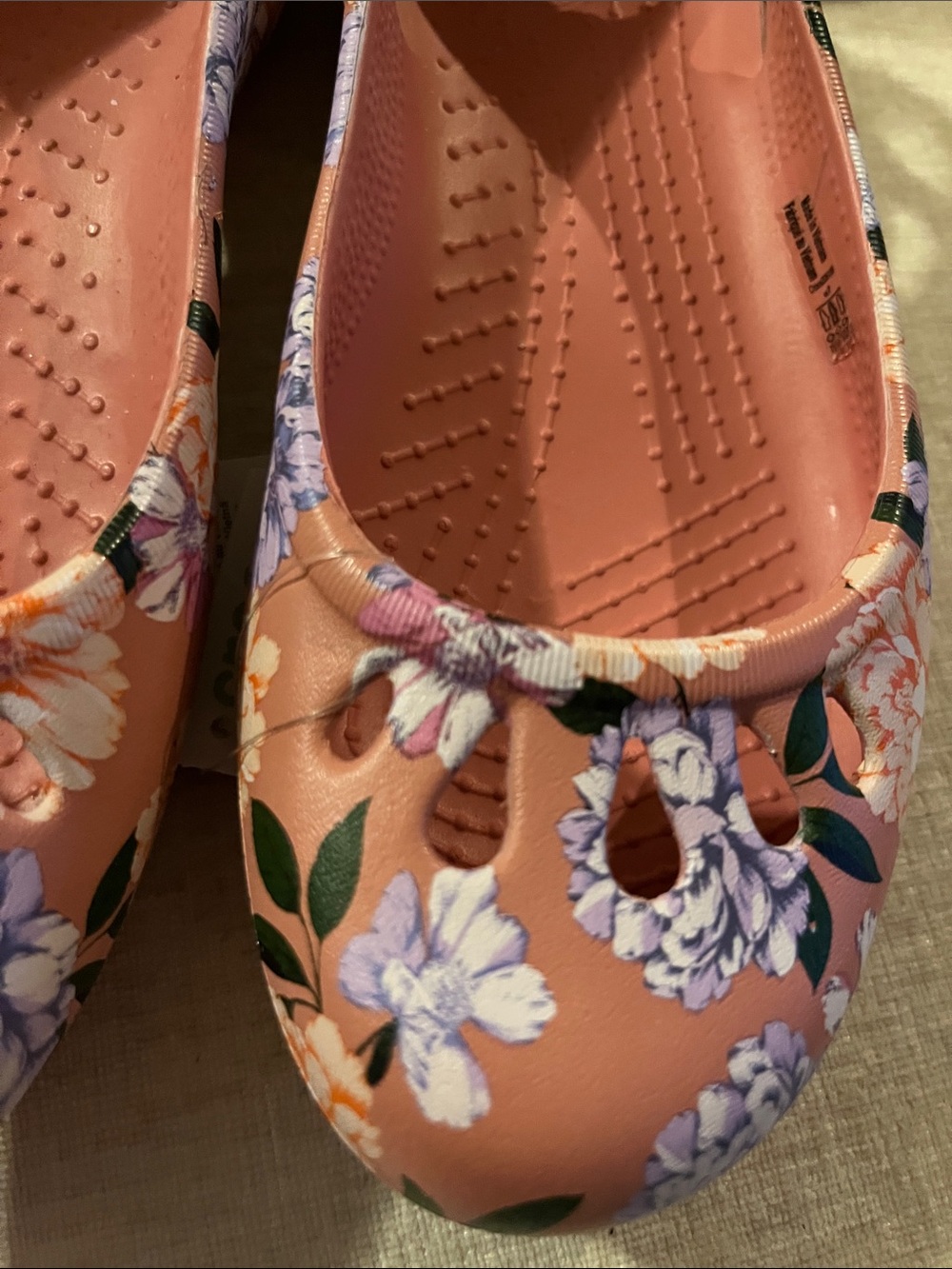 CROCS Women's Dusty Rose Floral Slip-On Flats - Picture 9 of 11